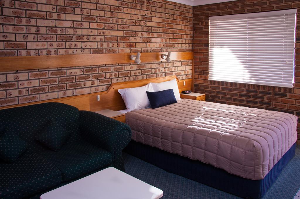 Mid Town Inn Narrabri Szoba fotó